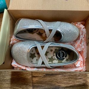 Live & Luca silver ballet flats